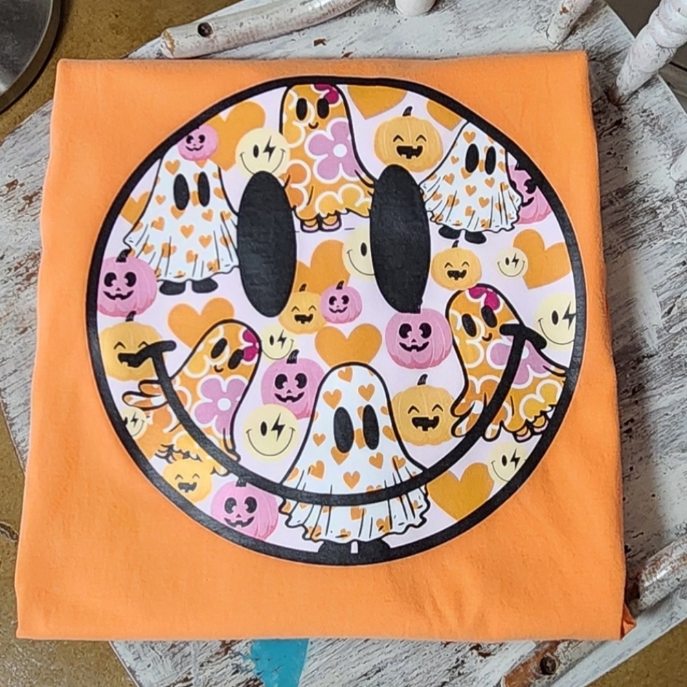New Comfort Color Spooky Ghost Smiley Tee